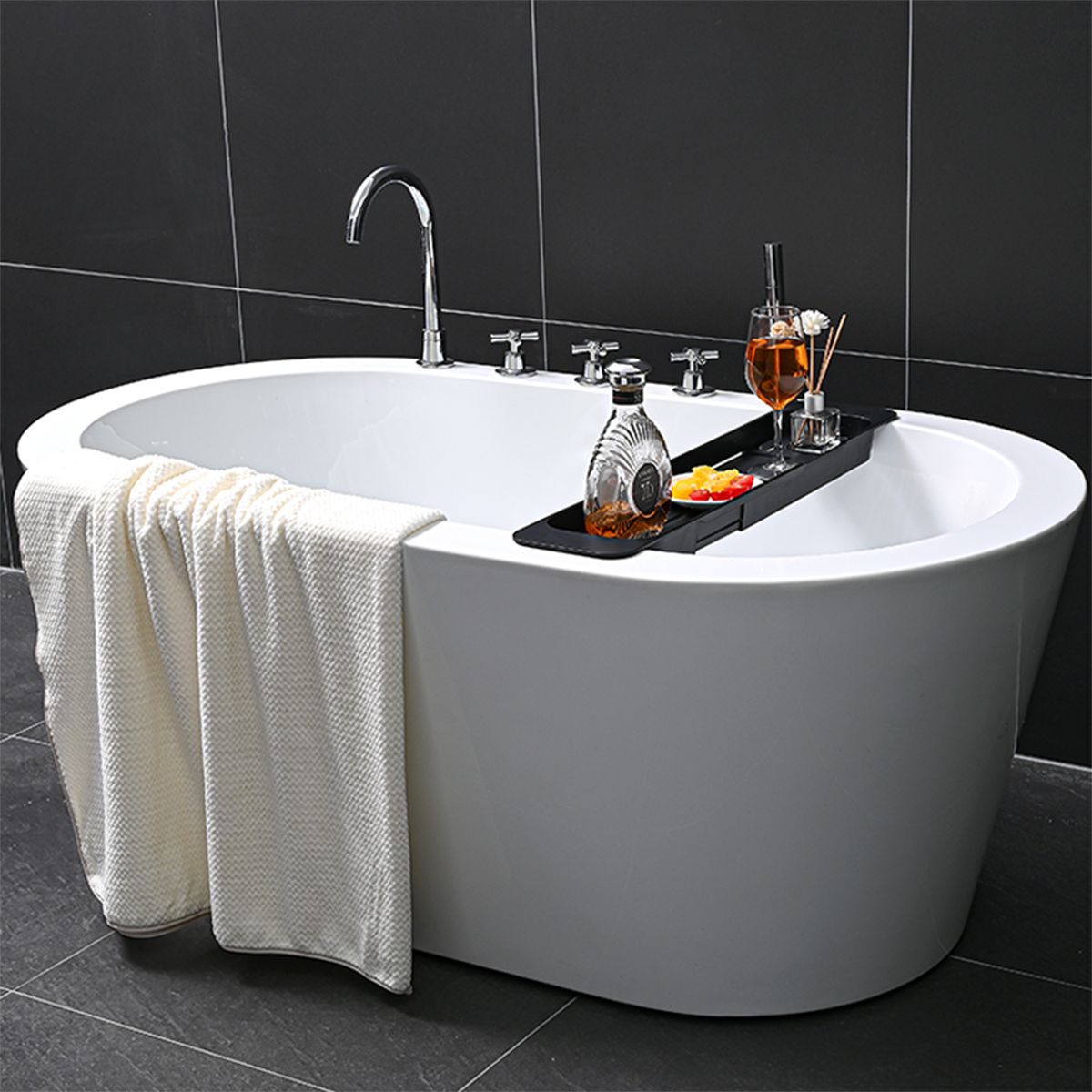 モダン バスタブトレー 伸縮｜浴槽に橋渡ししてスマホや本をキープ お風呂の“くつろぎ時間”を演出